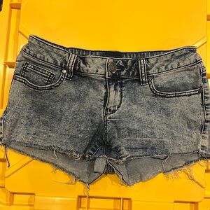 Decree Jean shorts